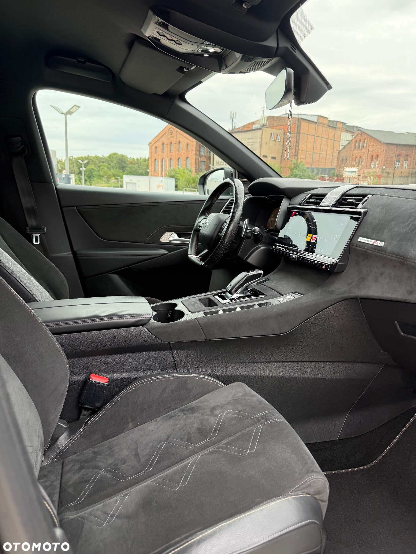 DS Automobiles DS 7 Crossback 1.6 PureTech Performance Line + - 30