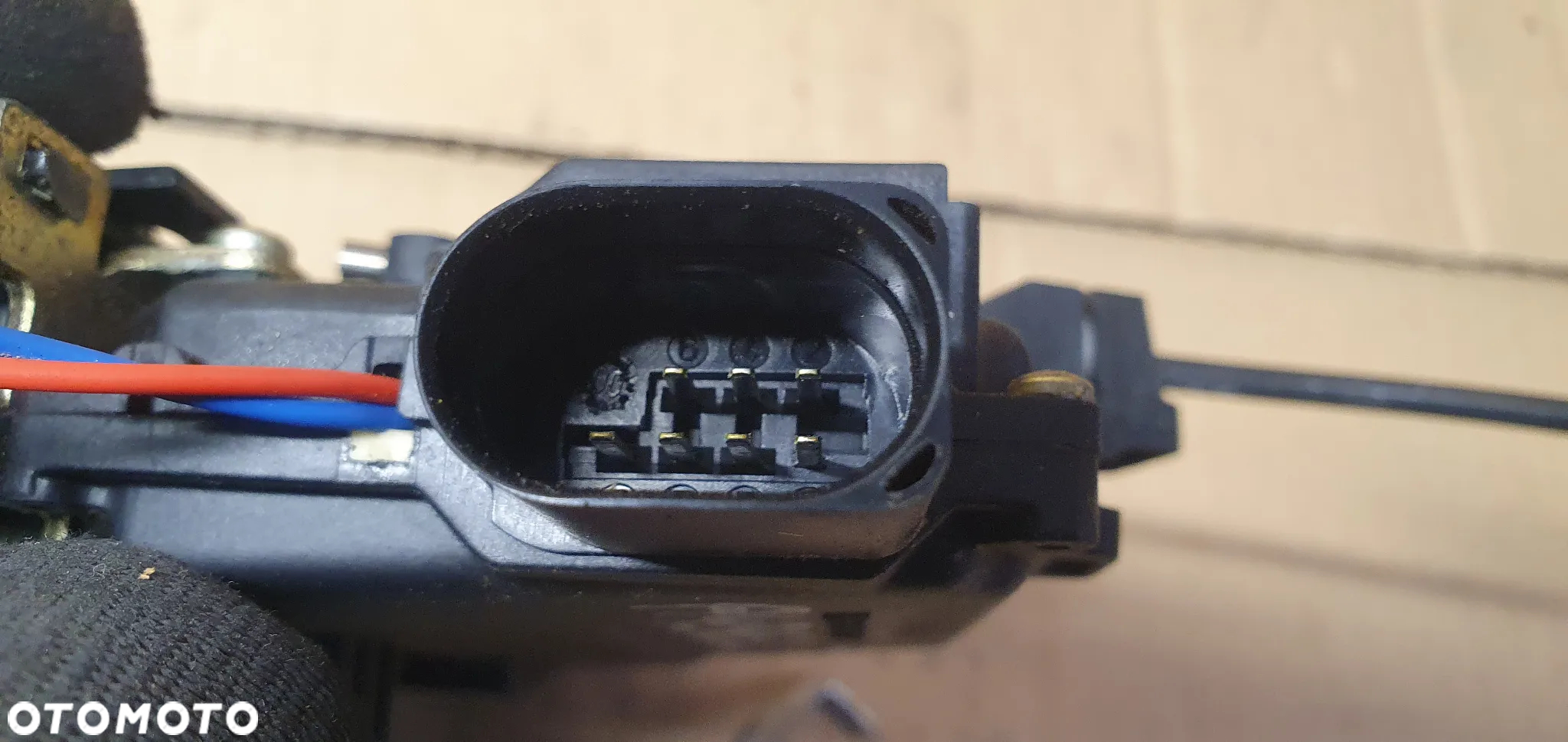 Zamek lewy tył tylny lewy Audi A4 B6 4B0839015D - 5