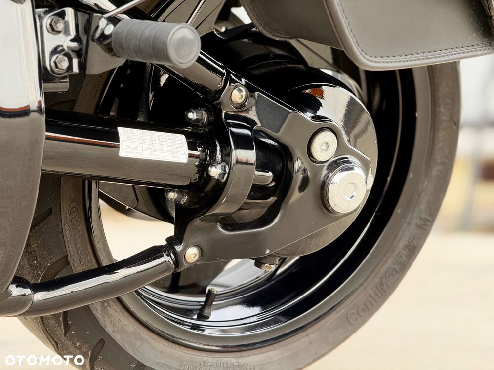 Suzuki Boulevard - 39