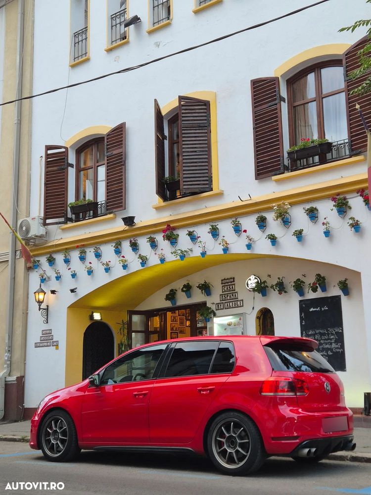 Volkswagen Golf - 2