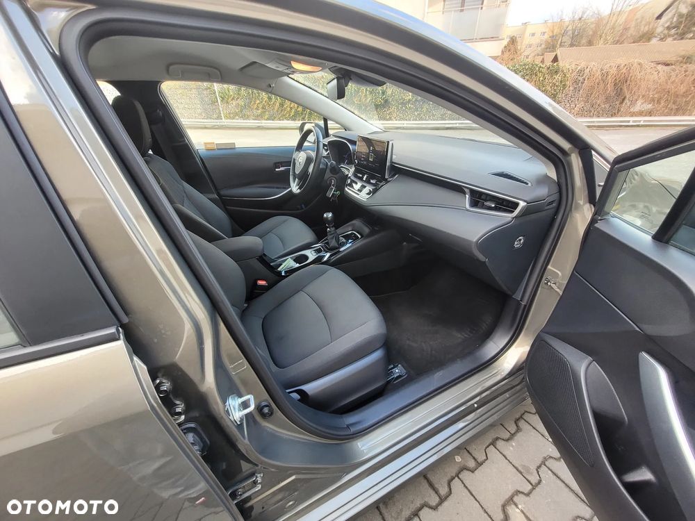 Toyota Corolla - 22