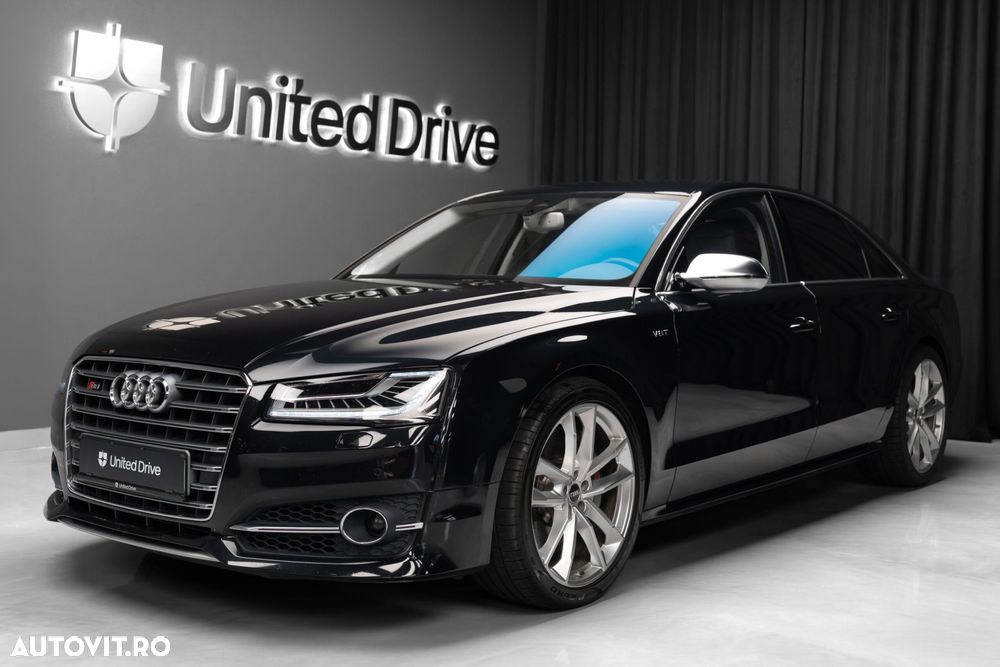 Audi S8 - 1