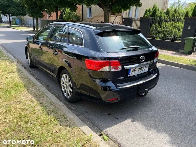 Toyota Avensis 2.0 D-4D Executive - 5