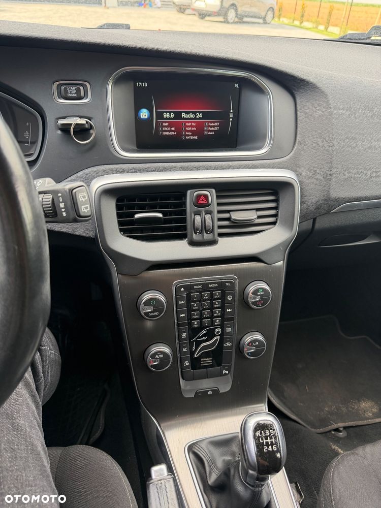Volvo V40 D2 - 11