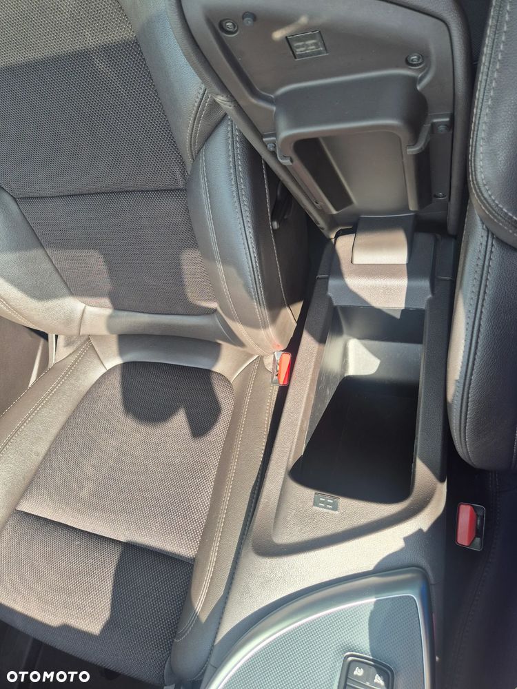 Renault Espace 1.6 dCi Energy Initiale Paris EDC 7os - 11