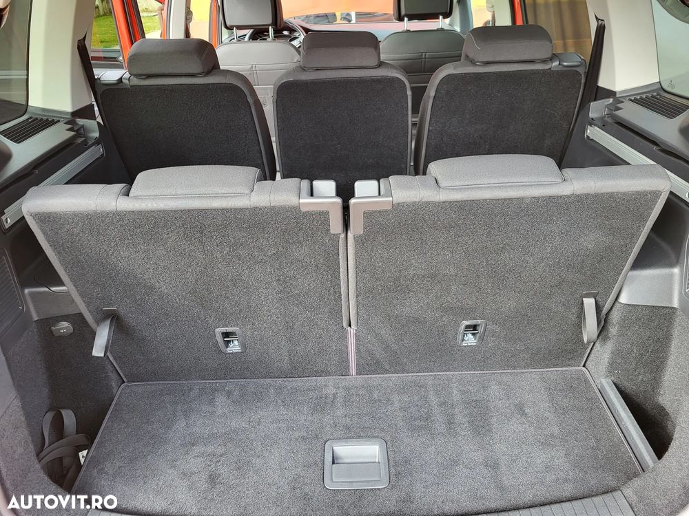 Volkswagen Touran 2.0 TDI Highline - 15