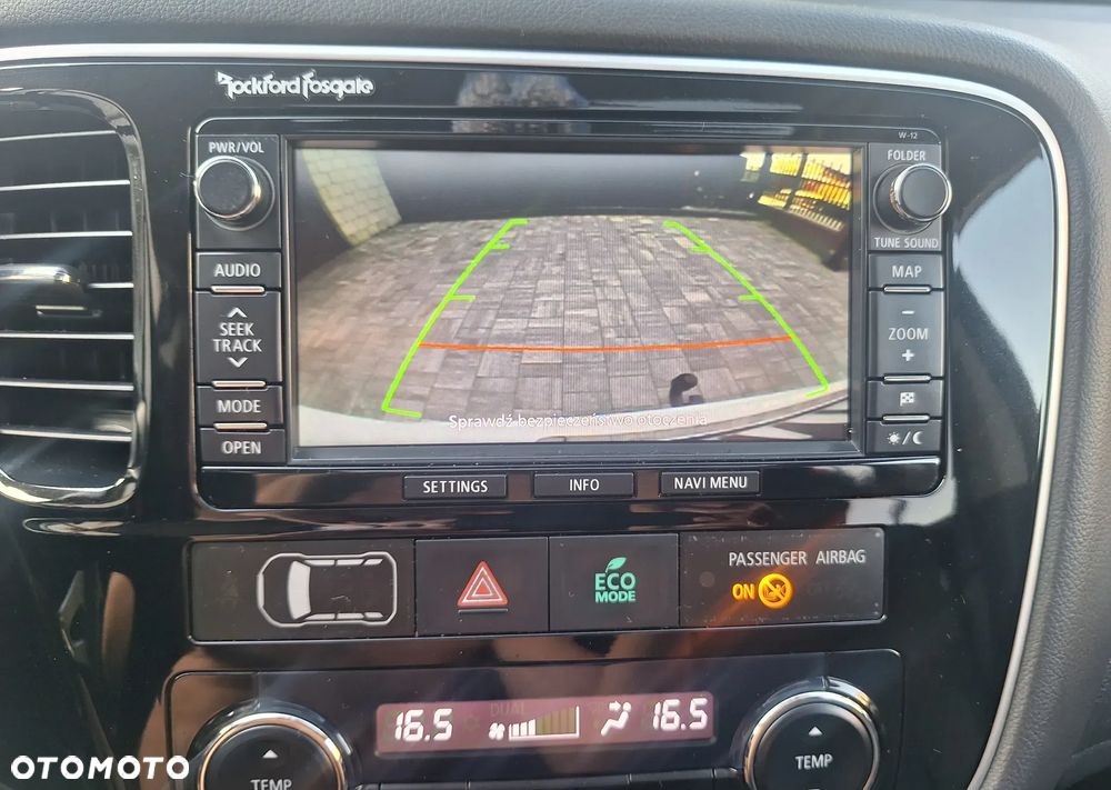 Mitsubishi Outlander 2.0 4WD Plug-In Hybrid - 17