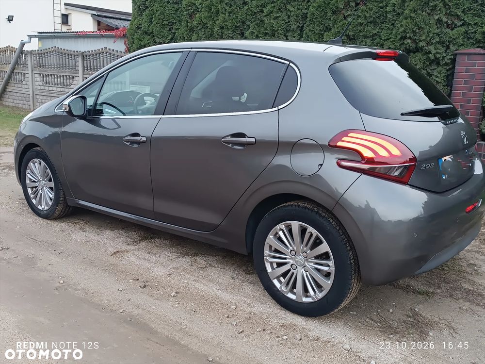 Peugeot 208 2018 photo 3
