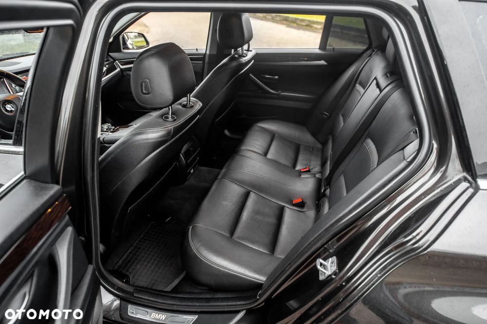 BMW Seria 5 530d Sport-Aut Luxury Line - 9