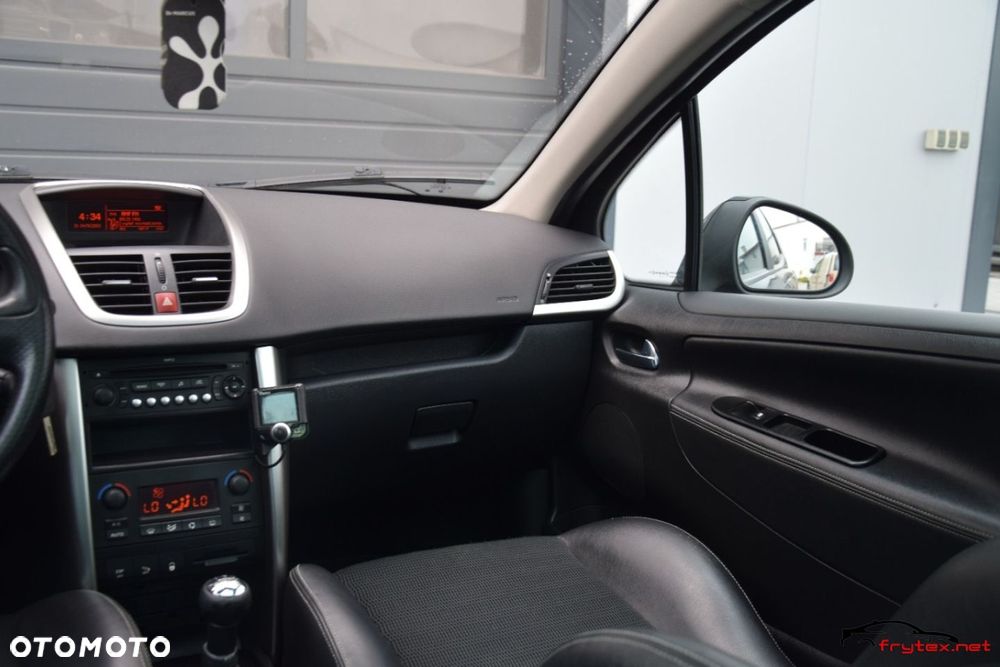 Peugeot 207 - 23