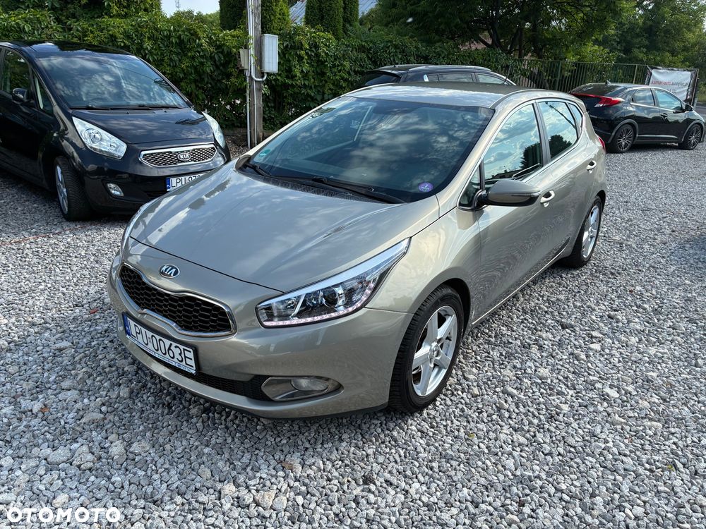 Kia Ceed 1.6 GDI Dream-Team Edition - 3