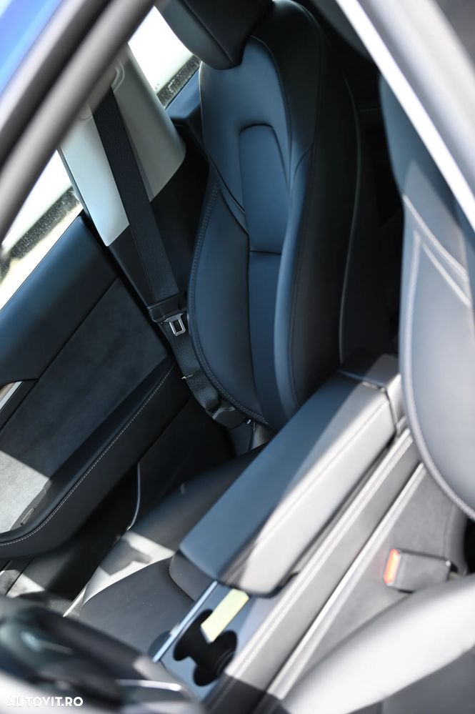 Tesla Model 3 - 13