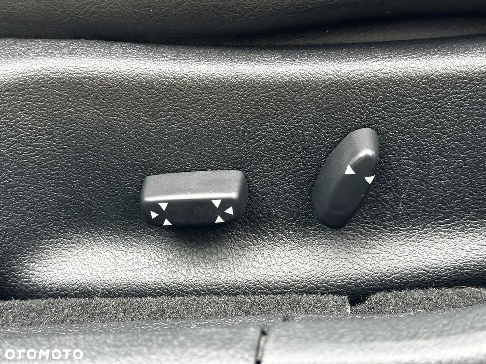 Peugeot 407 V6 210 Premium - 23