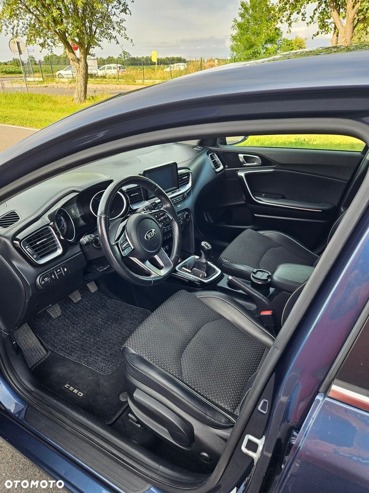 Kia Ceed 1.4 L - 9
