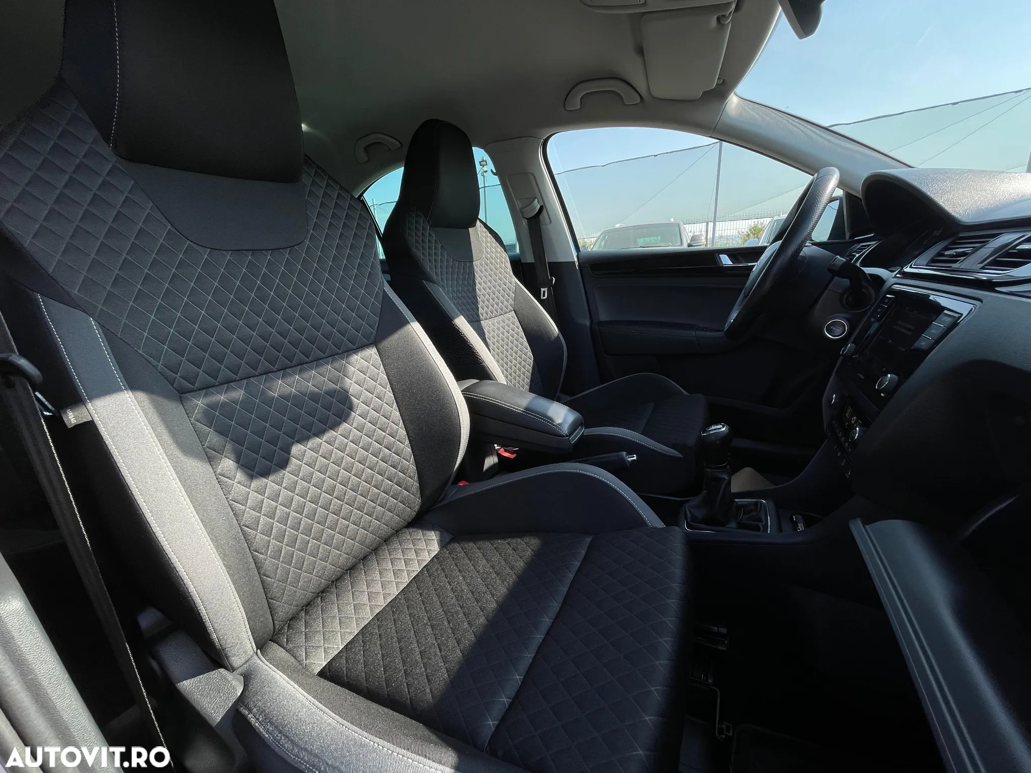 Skoda RAPID 1.0 TSI Style - 20