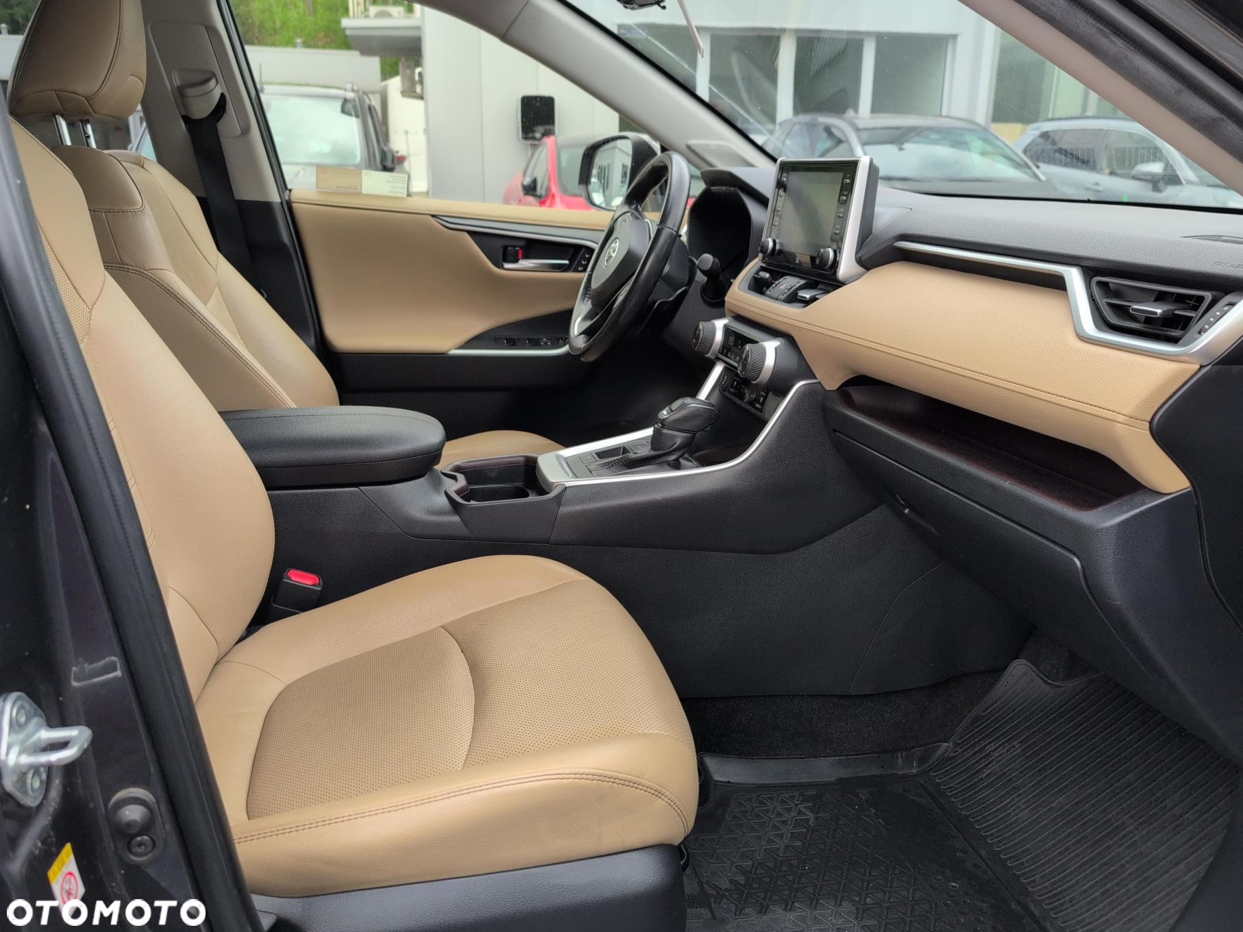 Toyota RAV4 - 9