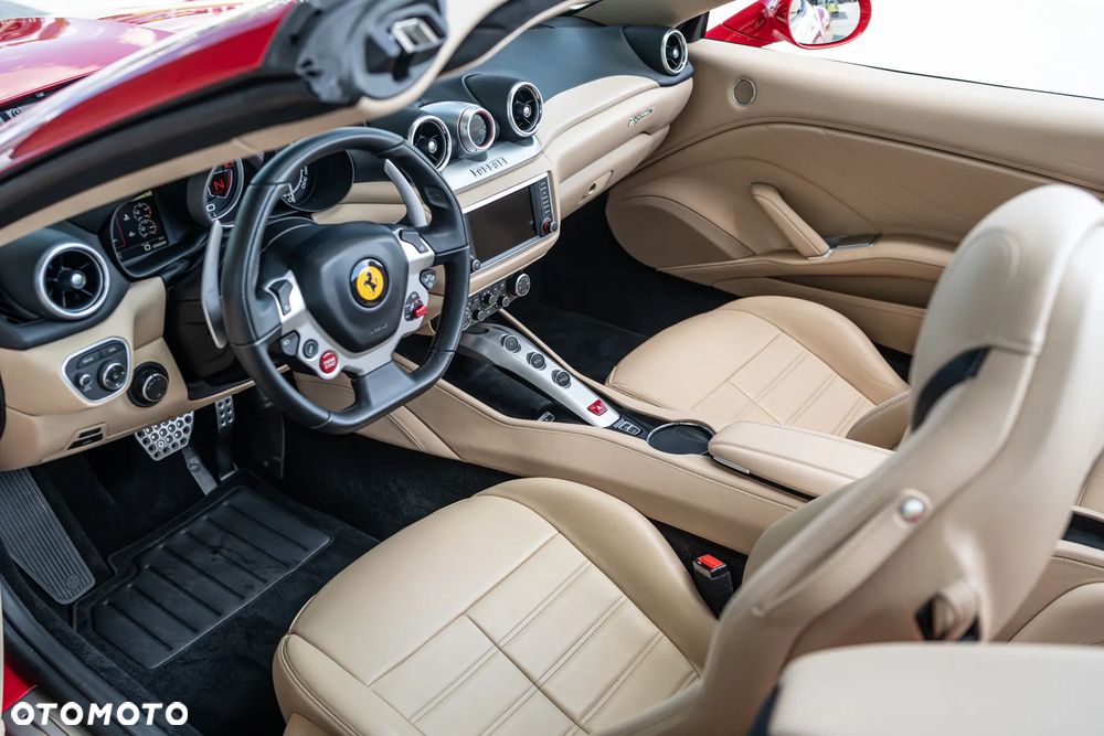 Ferrari California T - 13