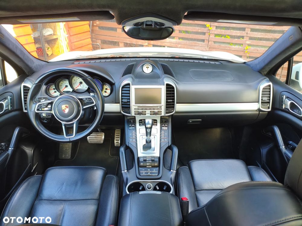 Porsche Cayenne GTS - 5