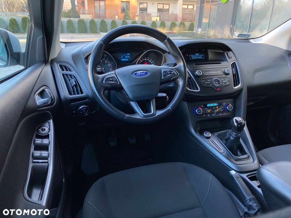 Ford Focus 1.6 Trend - 25