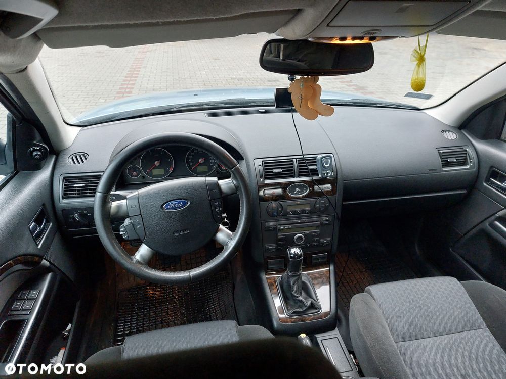 Ford Mondeo 2.0 TDCI DPF Ghia - 4