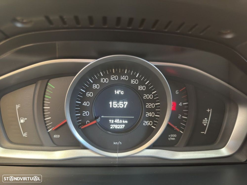 Volvo V60 1.6 D2 Momentum Eco - 17