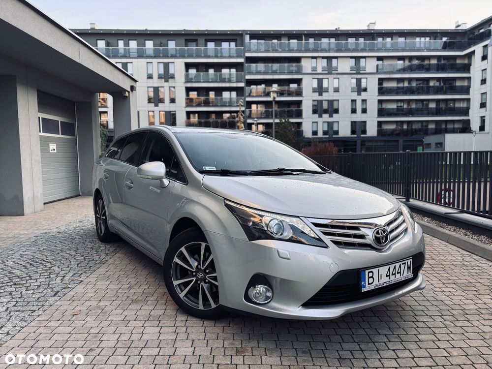 Toyota Avensis 1.8 Sol NAVI - 4