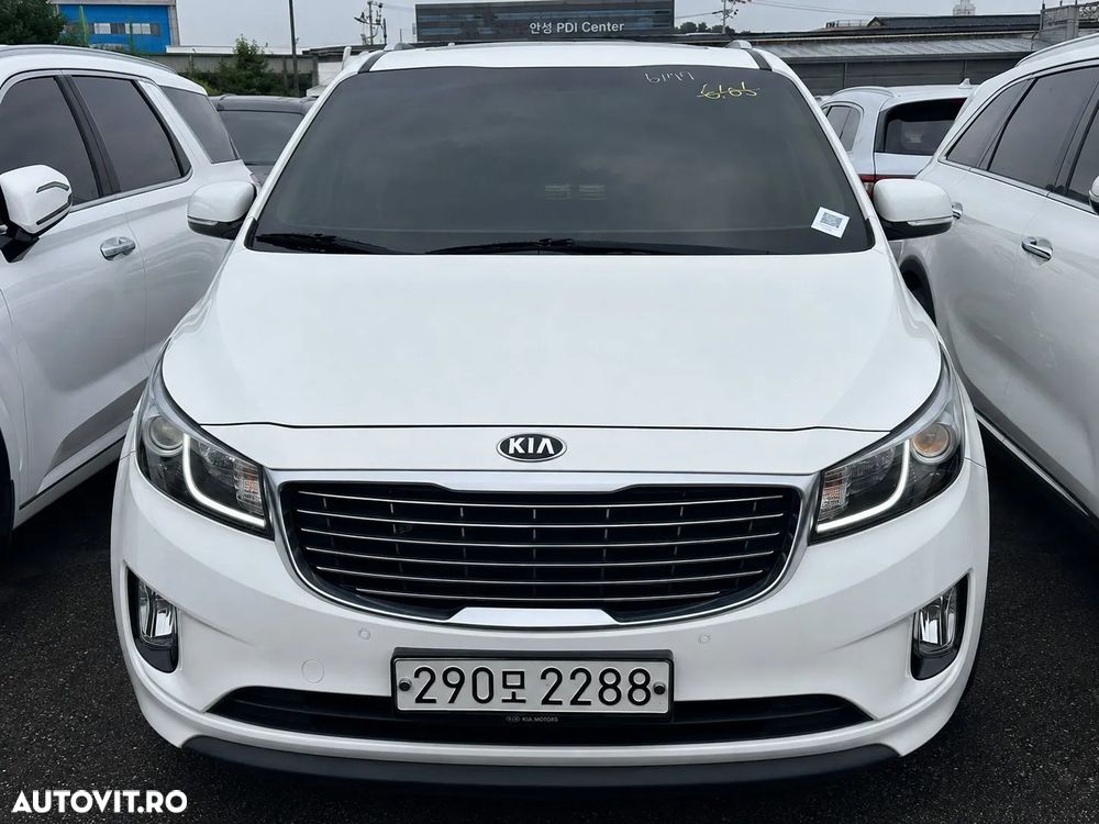 Kia Carnival - 3