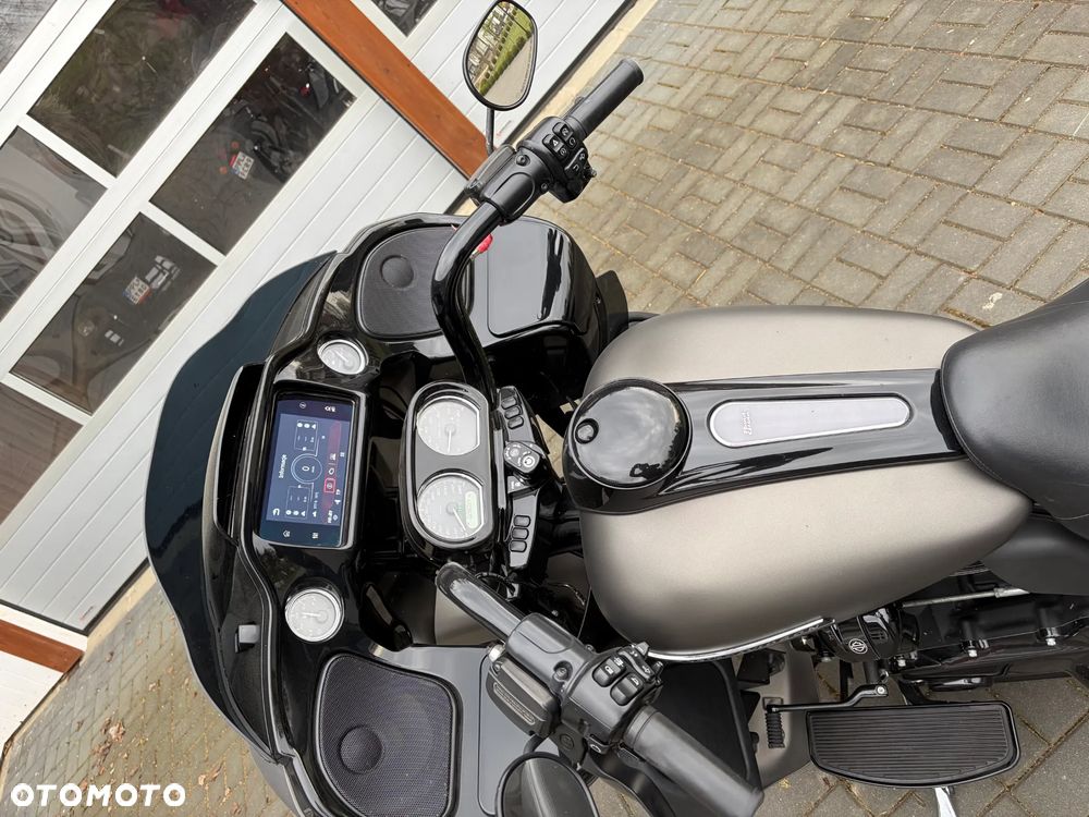 Harley-Davidson Touring Road Glide - 15