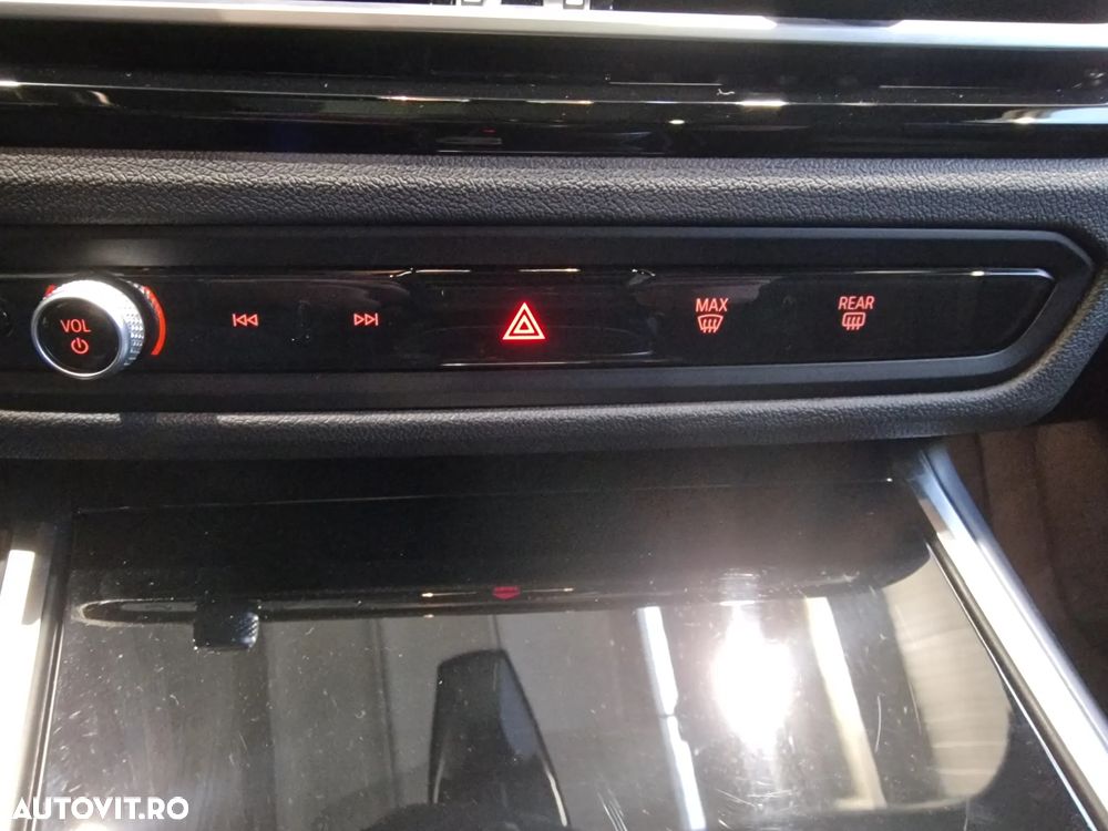 BMW Seria 3 320d Touring Aut. Sport Line - 31