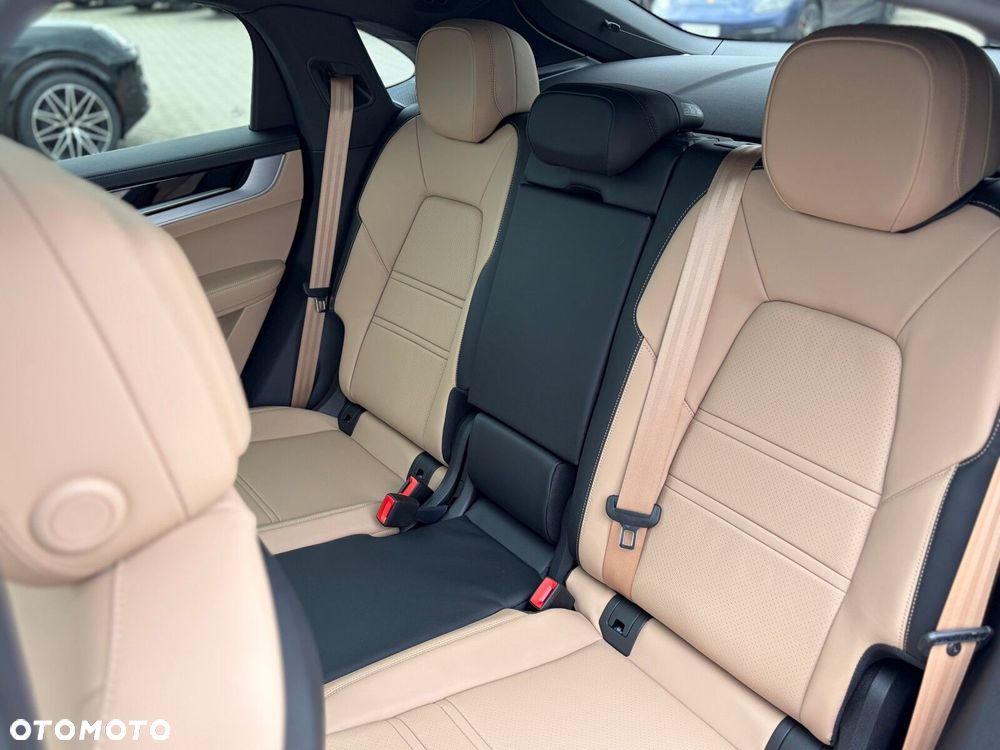 Porsche Cayenne - 23