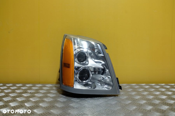 CADILLAC SRX 2004- REFLEKTOR LAMPA PRAWA XENON USA