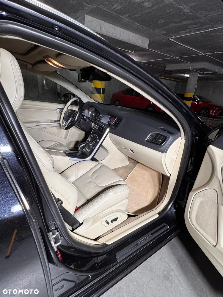 Volvo V60 D4 Drive-E Summum - 17