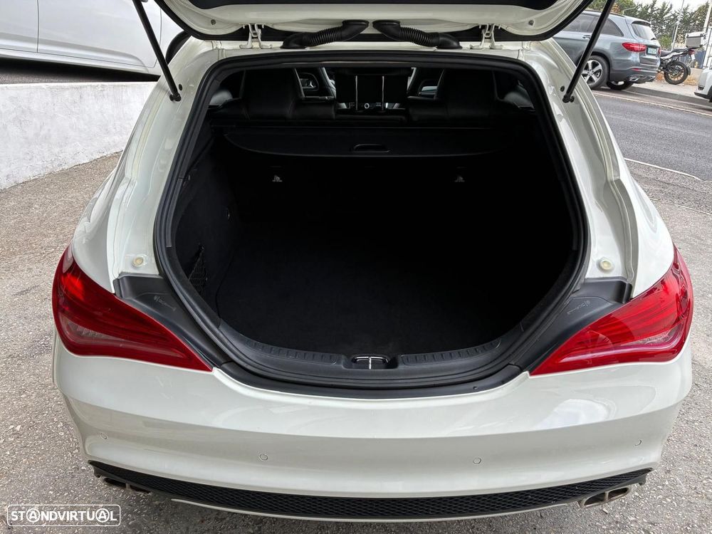 Mercedes-Benz CLA 220 d 7G-DCT AMG Line — fotografia 5