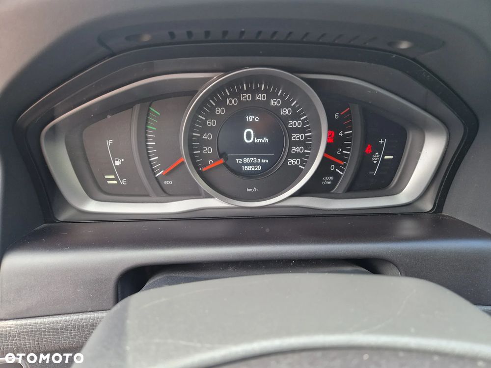 Volvo XC 60 D4 Momentum - 25
