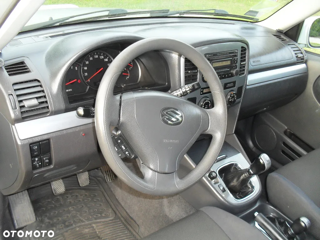 Suzuki Grand Vitara 2.0 - 23