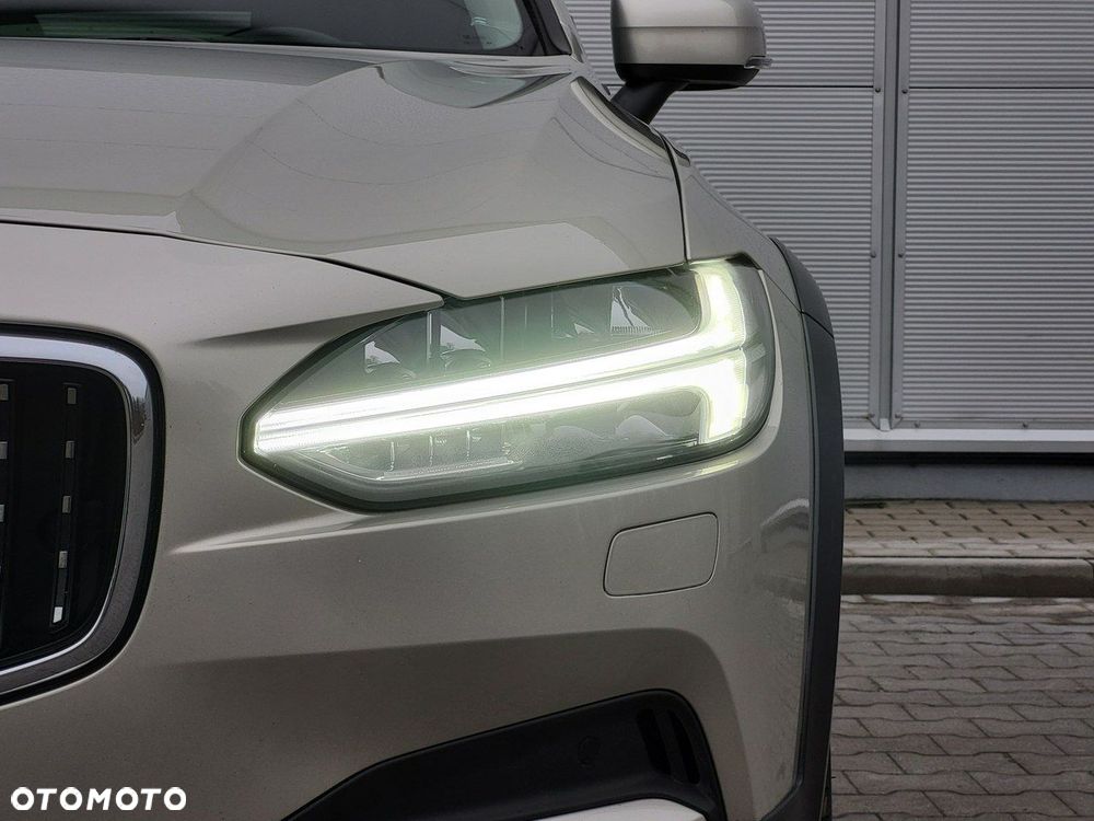 Volvo V90 Cross Country - 6
