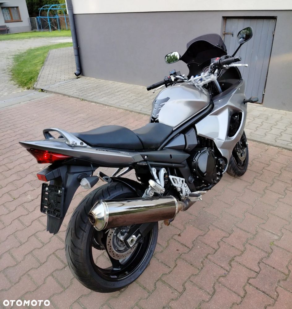 Suzuki GSX - 22