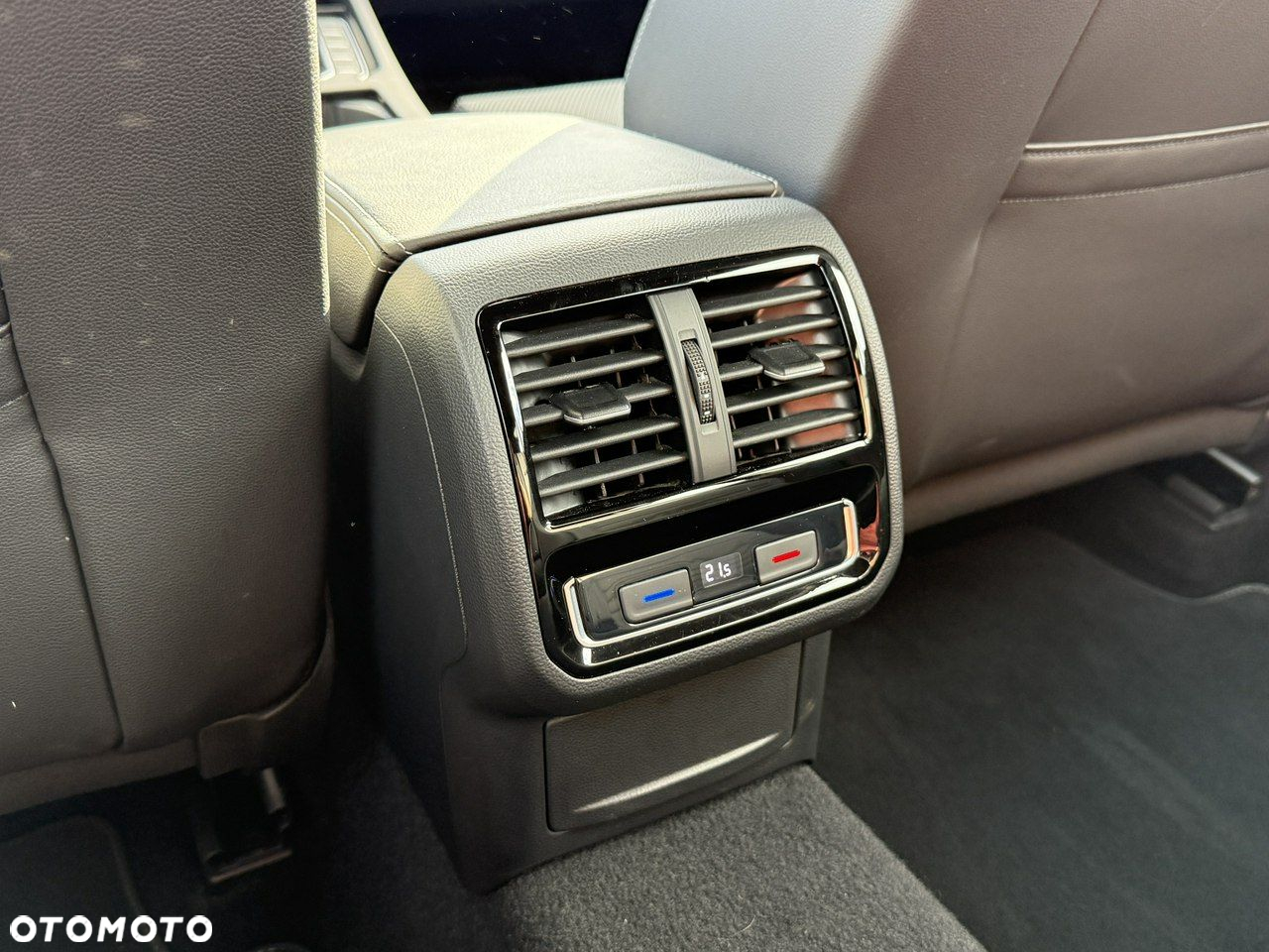 Volkswagen Passat - 35