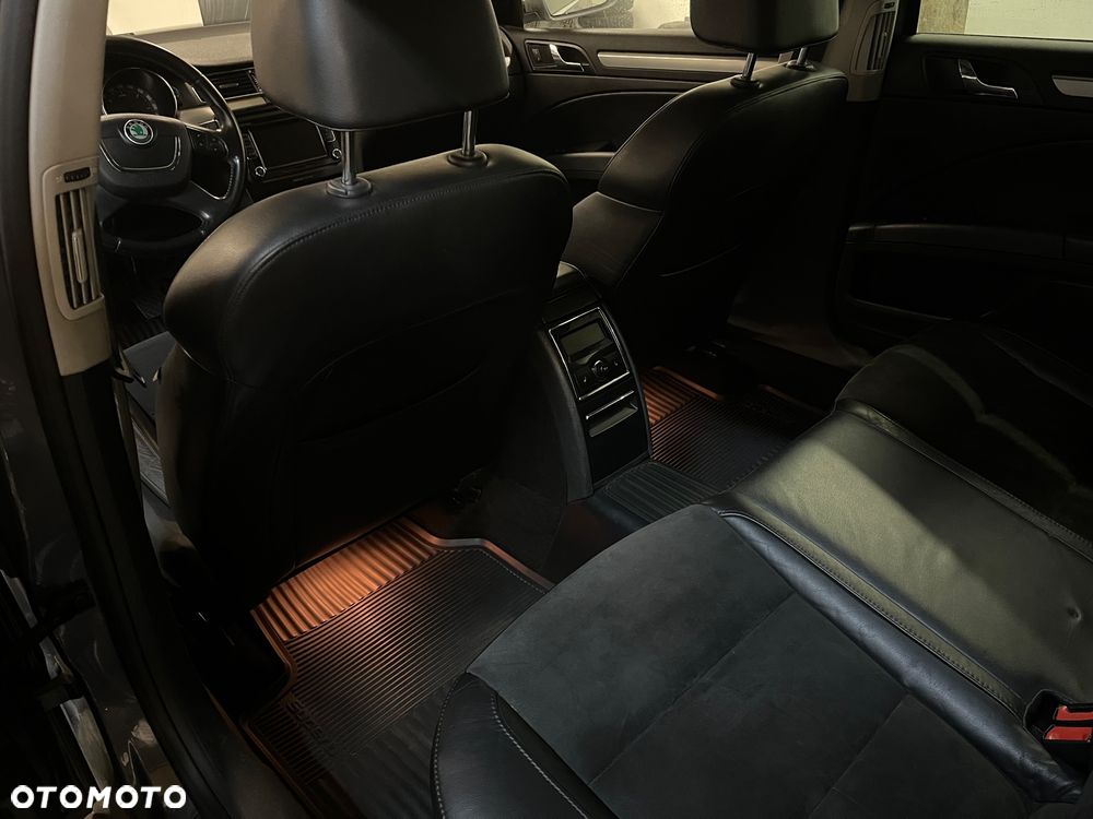Skoda Superb 2.0 TDI PD Elegance - 7