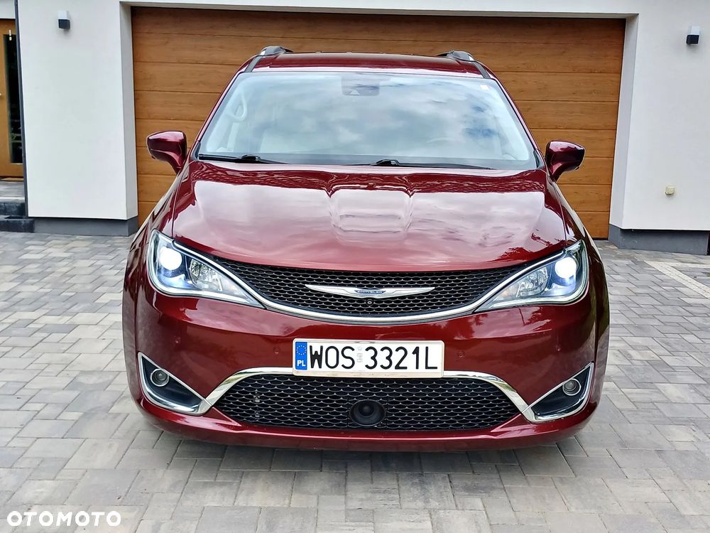 Chrysler Pacifica - 2