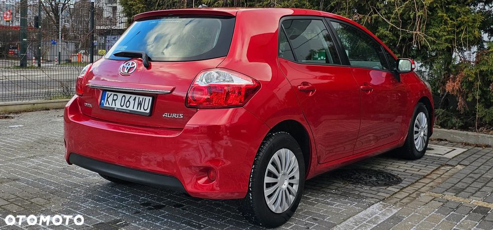 Toyota Auris 1.33 VVT-i Active - 4