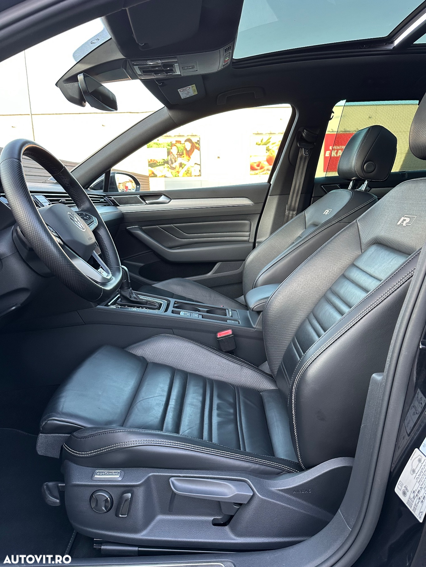 Volkswagen Passat Variant 2.0 TDI SCR DSG R-Line - 10