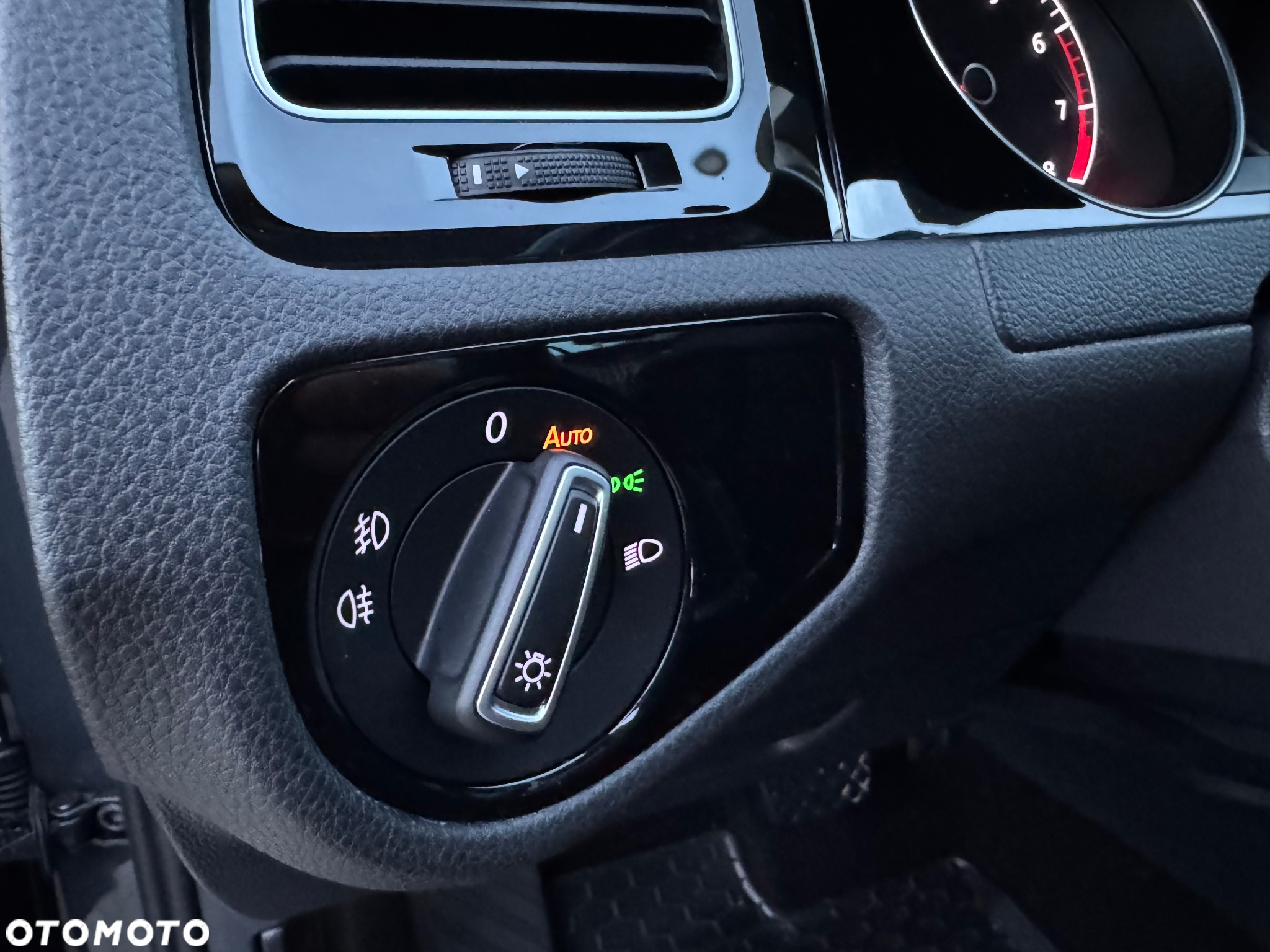 Volkswagen Golf VII 1.4 TSI BMT Highline DSG - 18