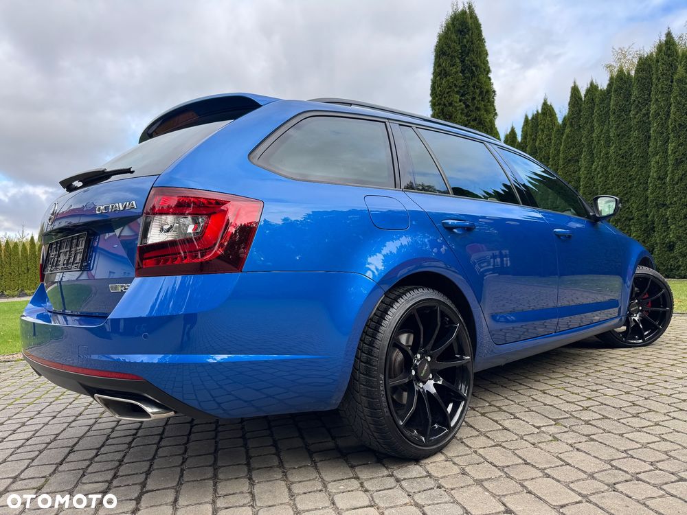 Skoda Octavia 2.0 TDI DSG RS - 10
