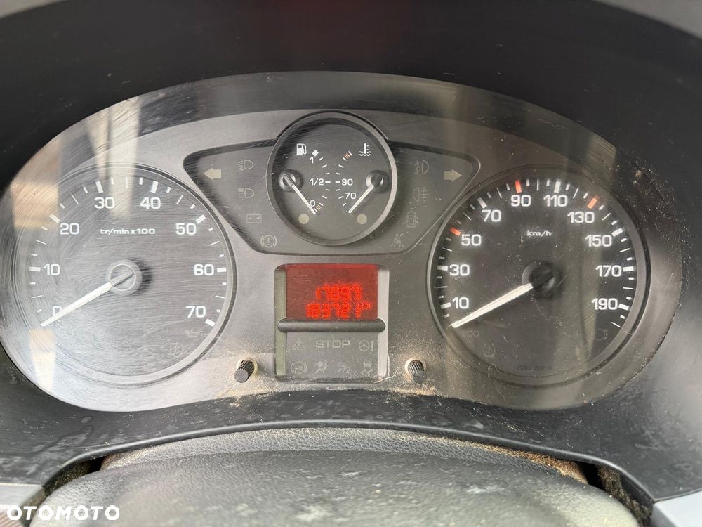 Peugeot Partner - 13