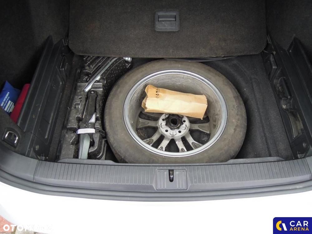 Volkswagen Passat - 23