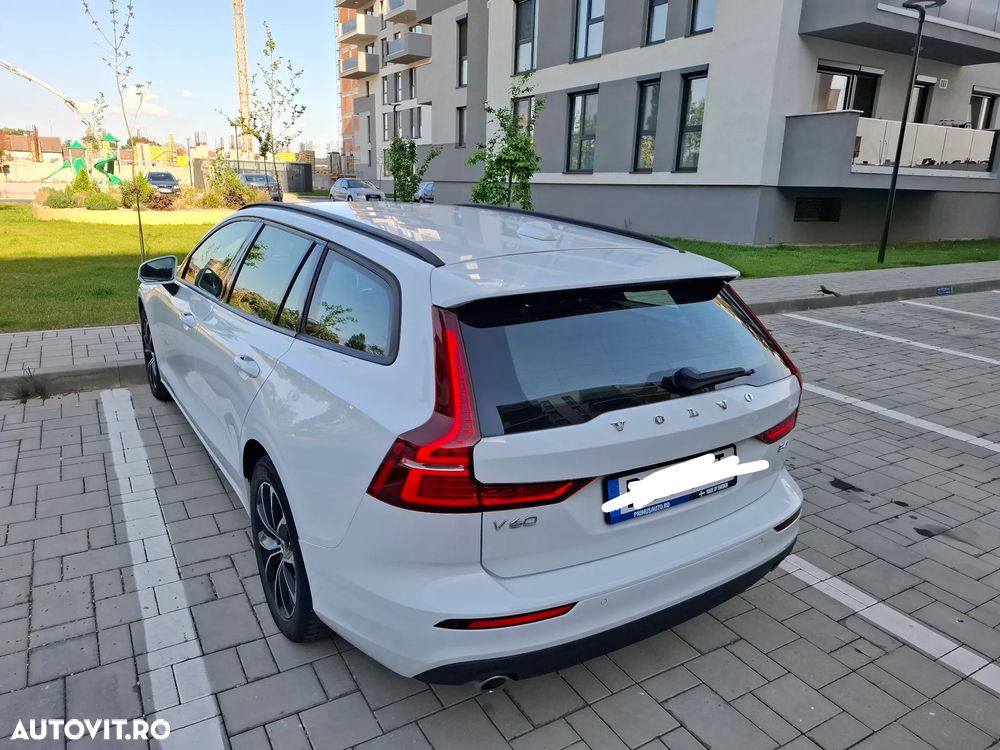 Volvo V60 B4 MHEV AT8 FWD Momentum Pro - 3