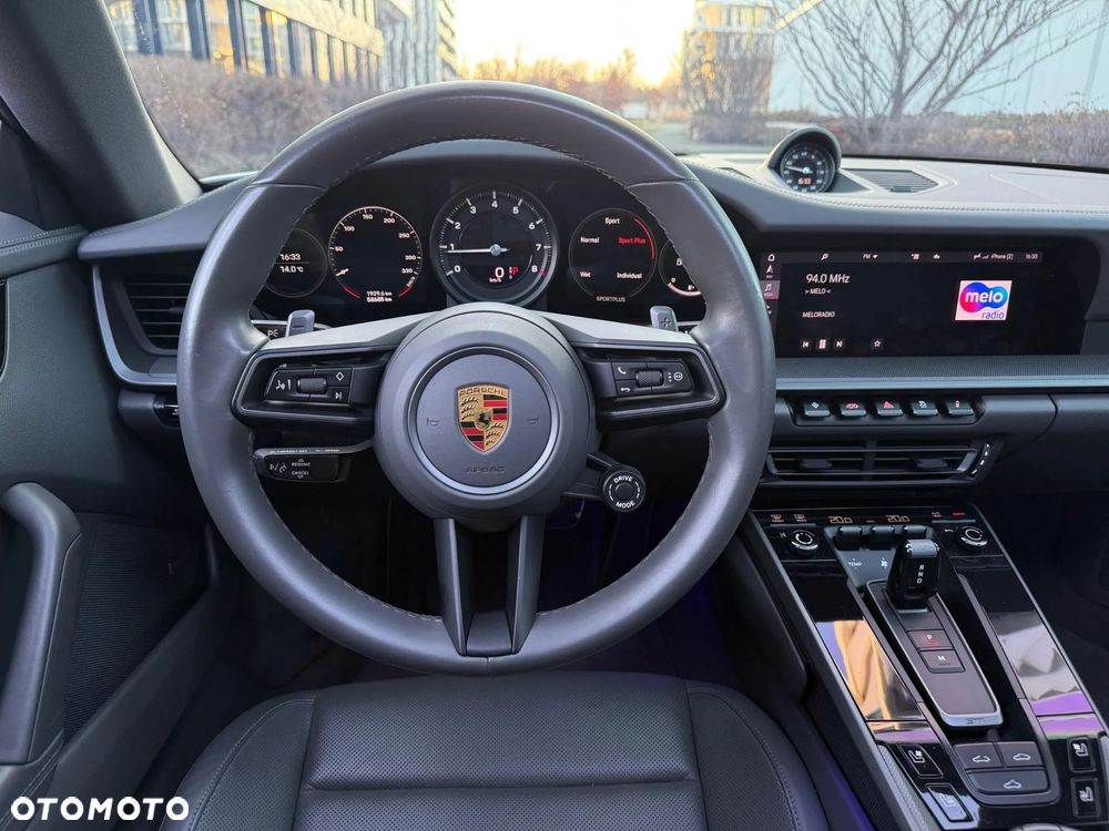 Porsche 911 Carrera - 24