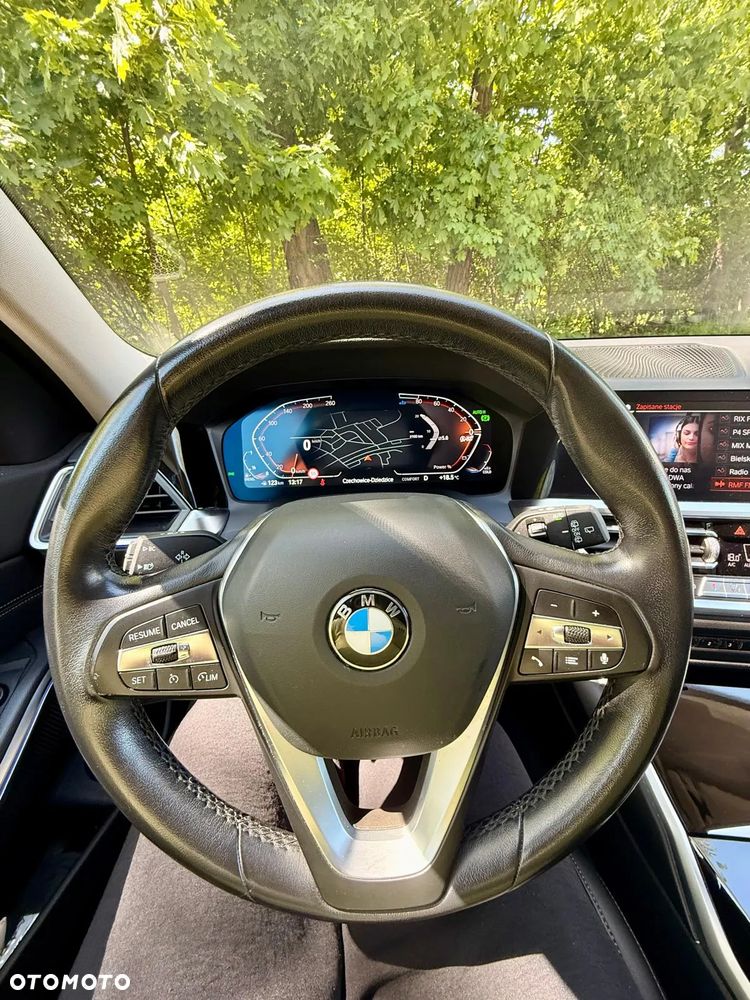 BMW Seria 3 320d Sport Line Shadow - 12