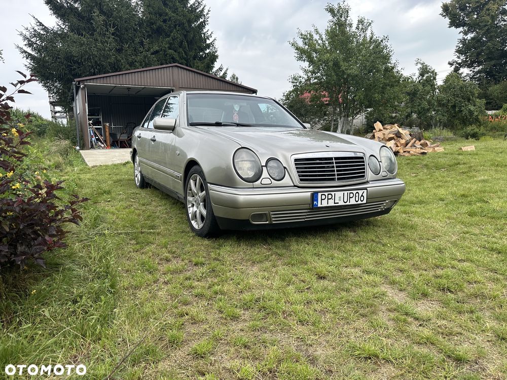 Mercedes-Benz Klasa E - 1